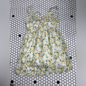 Nwt trixxi sleeveless floral top size small